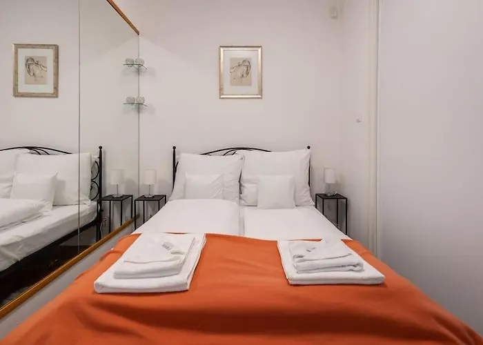 Mirage Monte Apartment